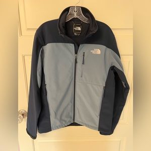 The North Face Men’s Lightweight Performance Shell Jacket